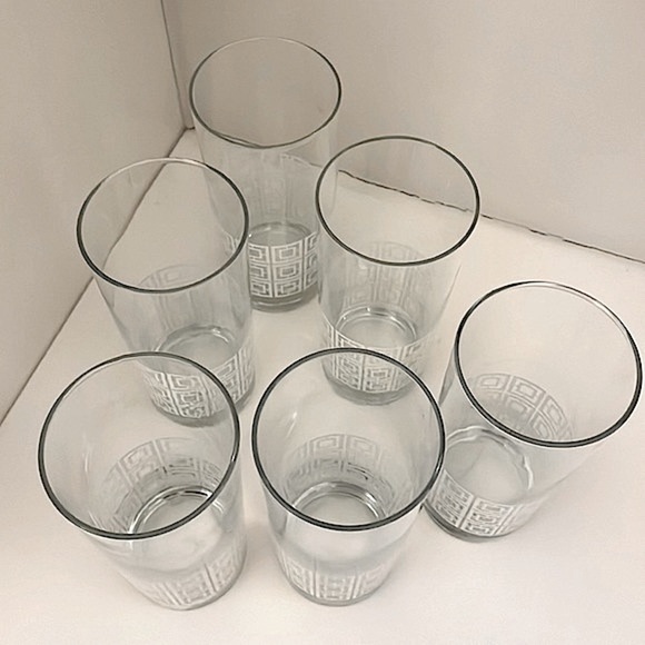 MCM glass tumblers with white geometric design, set of 6. Excellent condition! - Picture 3 of 6